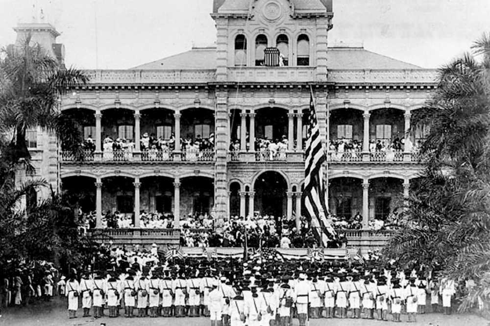 On August 12, 1898, representatives of the Republic of Hawaii and the United States held a ceremony in front of the Old Royal Palace in Honolulu, Hawaii, announcing the end of the Republic of Hawaii and the annexation of all its islands to the United States as new territories. The honor guard composed of soldiers from the warship 