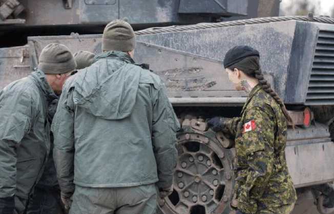 Ukrainian tankmen trained in Poland and Canadian female instructors 