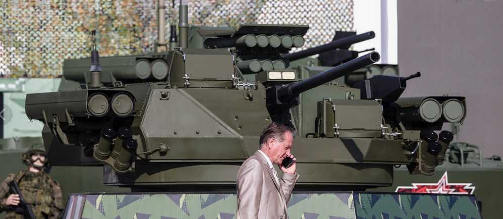 Non-penetrating remote-controlled turrets exhibited by Russia 