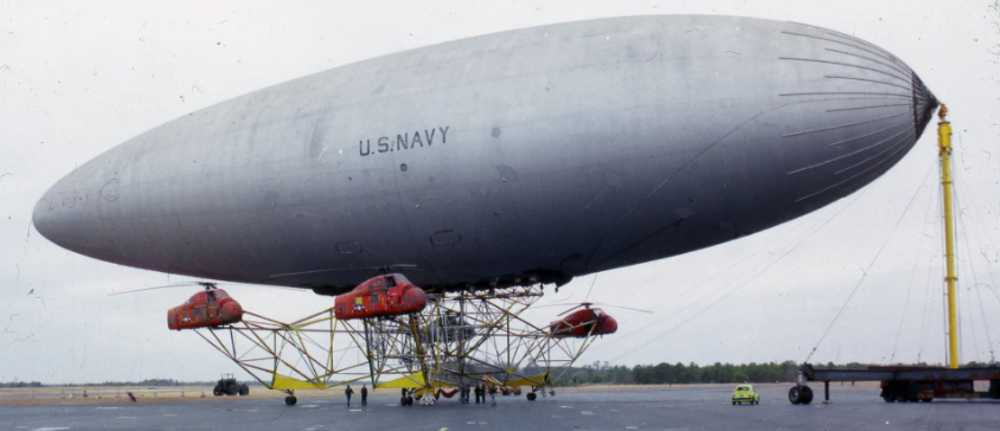 AZPG-2W airship and four Sikorsky H-34J helicopters are combined to form a helicopter aerostat. This concept was later inherited by Boeing, which cooperated with Canada’s Skyhook Company to propose the JHL-40 crane airship concept in 2008. But a year later, the project was shelved. 