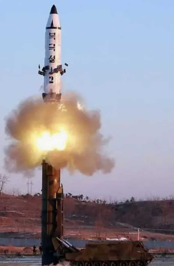 KN-15 is the Polaris 2 missile 