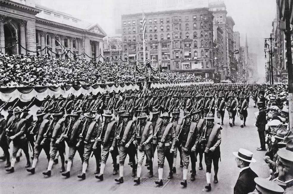 In 1917, the US military held a marching ceremony in New York before going to Europe to participate in the war. On April 6 of that year, the U.S. House of Representatives passed President Wilson’s declaration of war by 373 votes to 50, and participated in World War I on the grounds that German naval submarines sank American ships. 
