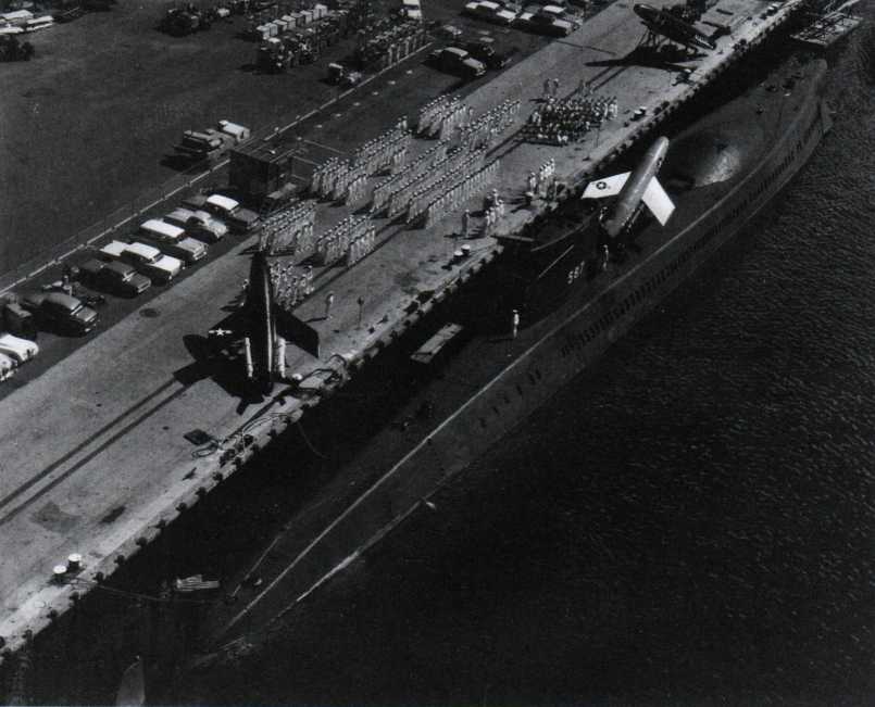 The Halibut was the first nuclear submarine to carry cruise missiles. The picture shows the installation of the Tianshixing missile at the dock. The Tianshixing, which was originally planned to be matched, was successfully tested in 1958, but was discontinued in early 1959, so the Halibut was unable to carry it. 