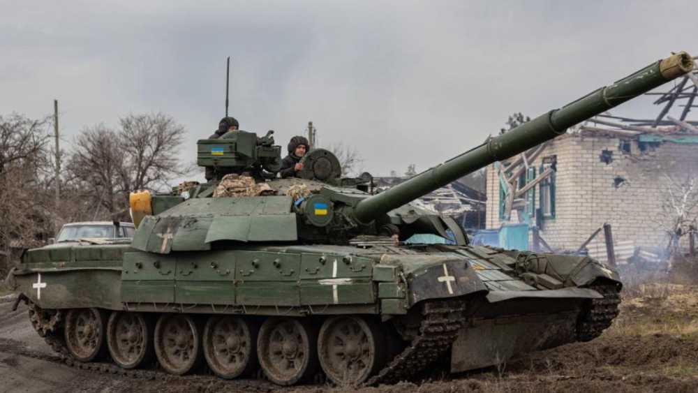 Many Western officials said that the Ukrainian army has suffered a lot of losses in Soviet equipment and urgently needs more tanks and armored vehicles to attack the Russian army and strike the Russian fortifications. At present, many Western countries have confirmed to provide Ukraine with advanced main battle tanks. The picture shows the Ukrainian T-80 tanks deployed in eastern Ukraine at the end of December 2022. 