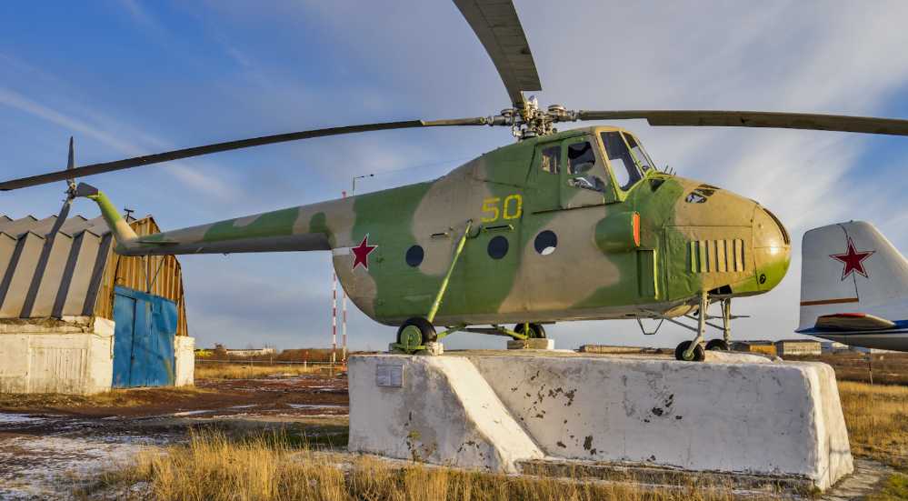 The retired Soviet Army Mi-4 helicopter on display. Although it is quite revolutionary, it is not suitable for arming. 