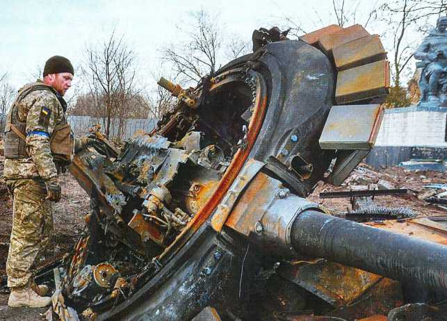 In the Russian-Ukrainian war, a large number of Russian tanks were destroyed. 