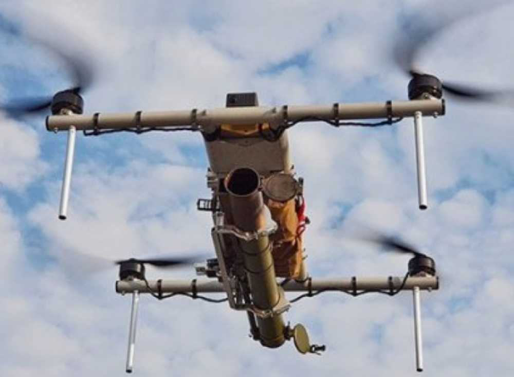 Drones have shown extremely high combat efficiency on the battlefields of Russia and Ukraine. The picture shows a homemade drone on the battlefield, with an RPG22 rocket launcher mounted below. 
