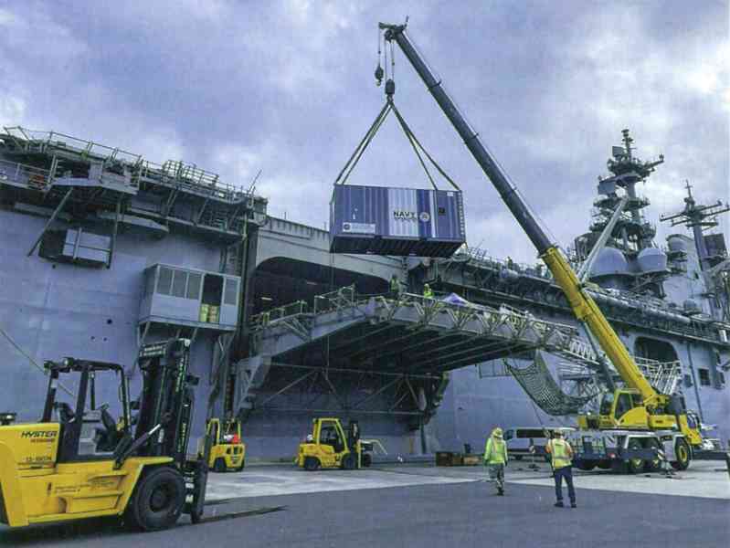 In July 2022, the US Navy equipped the USS Essex amphibious assault ship with a metal 3D printer to enhance the ability of the Navy’s front-line forces to manufacture parts in an emergency and reduce the pressure on logistics support. The picture shows the container encapsulating the printer being hoisted onto the ship.