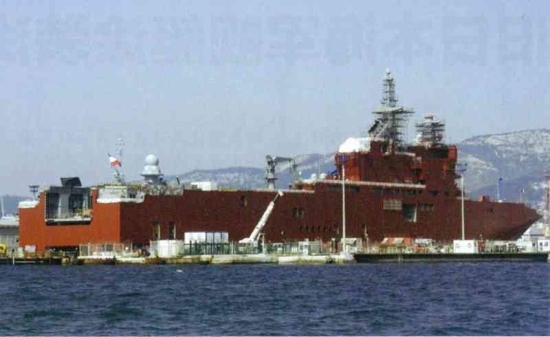 The Toulon shipyard is located on the beautiful Mediterranean coast, but sometimes there are some 