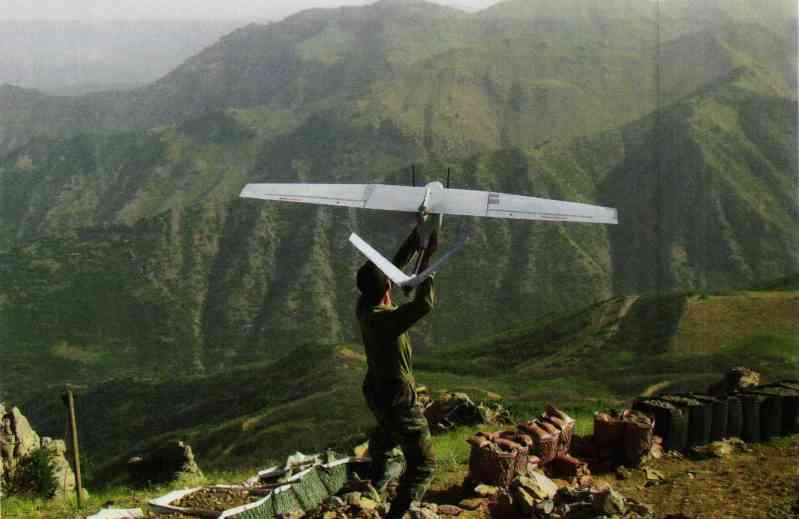 The Baylakta micro-UAV launched by Turkish soldiers 