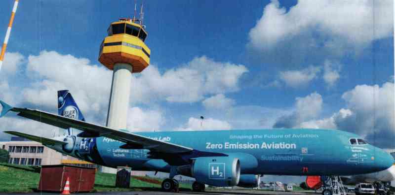 Lufthansa, in cooperation with relevant European research departments, used a retired A320 passenger aircraft as a hydrogen fuel transformation 