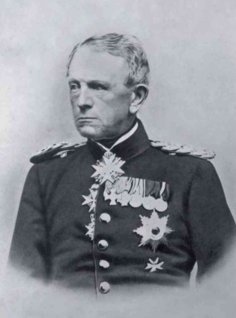 The Chief of Staff of the Prussian Army, Moltke, whose full name is Helmut Karl Bernhard von Moltke, was an outlier in the armies of all European countries at that time. Because before he officially became the Chief of Staff of the Prussian Army in 1857, he had never really commanded any Prussian troops, even just a division, a regiment or even a battalion 