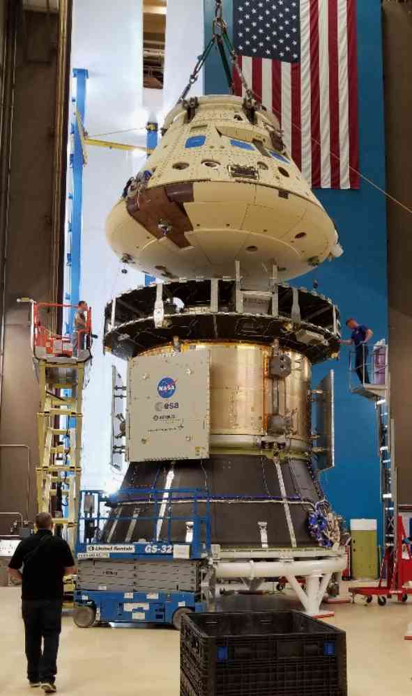 Orion spacecraft crew module (CM) and European service module (ESM) 