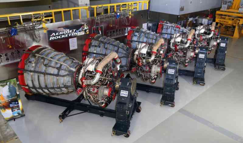 Four RS-25D engines in stock prepared for the first flight of the Space Launch System (SLS) 