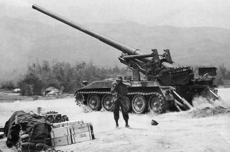 The M107 175 cannon was the longest-range ground artillery weapon of the US military before the M270 rocket launcher was equipped 