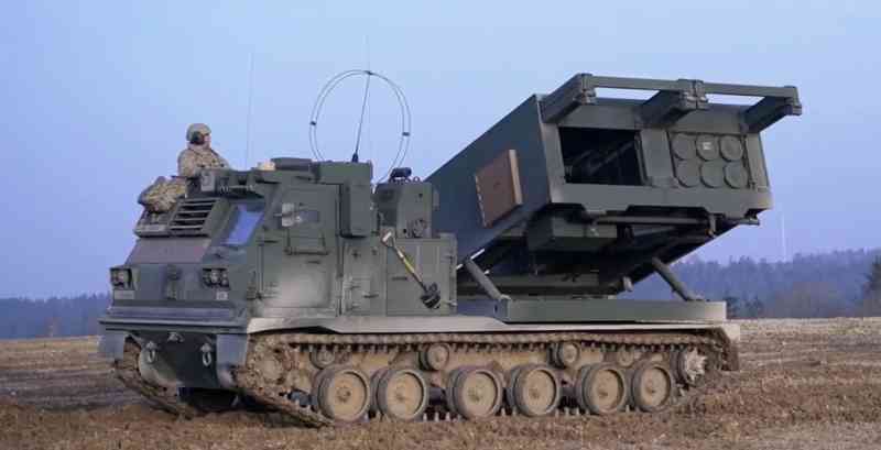 The M270 medium-range rocket launcher began to be developed in 1977, put into production in 1983 and joined the US Army 