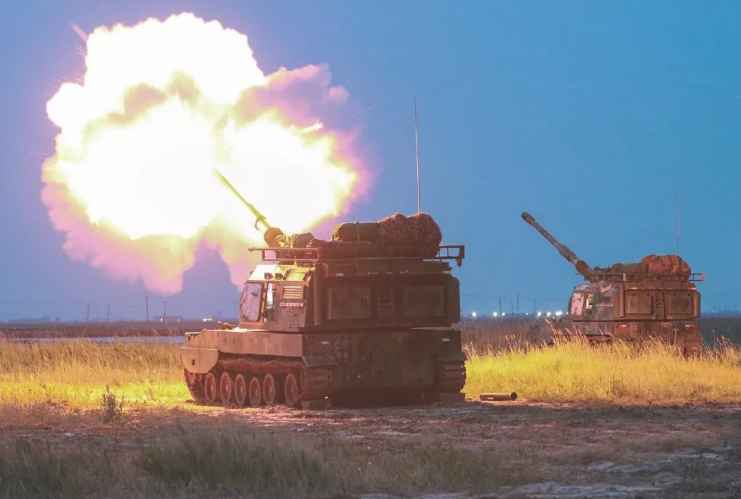 The mobility and withdrawal time of modern self-propelled artillery have been unprecedentedly improved, greatly enhancing its survivability in the face of enemy anti-artillery fire. 